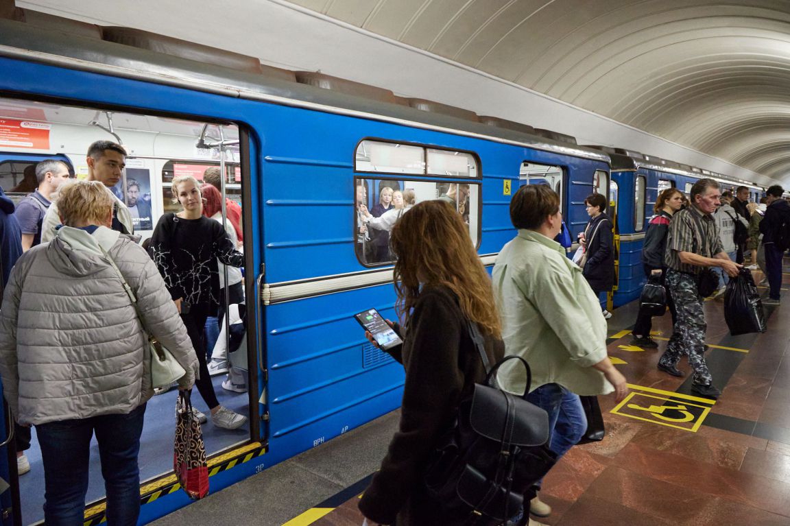 В Екатеринбурге изменился график движения поездов в метро - «Уральский  рабочий»